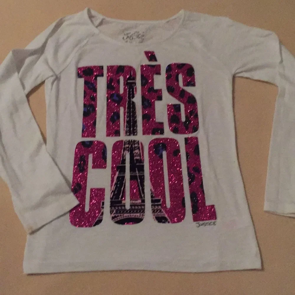 4/$20 Justice Eiffel Tower Sparkly Top Girls Size 10 Long Sleeve
